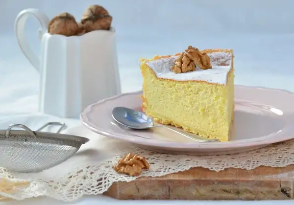 Paska Bread with Sour Cream