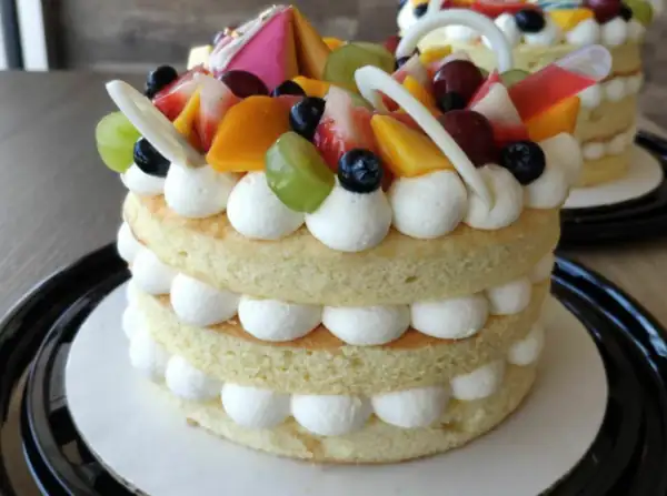 Wishing Town Bakery and Cafe Brings Crepe Cakes, Egg Tarts, and Dim Sum to Uptown