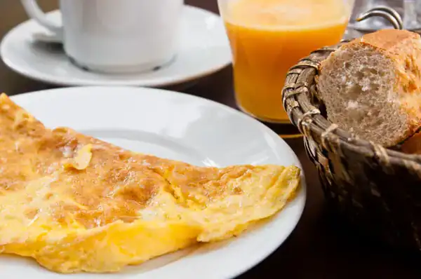 Sweet omelet: the best recipe