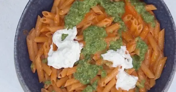 Ivano Ricchebono se queda con Antonella Clerici y cocina penne alla Portofino, la receta