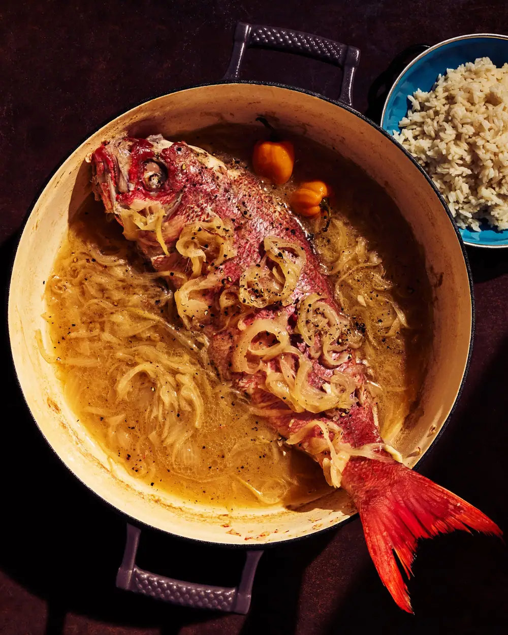 Receta de Kaldou (Pargo rojo con cebolla y limón)