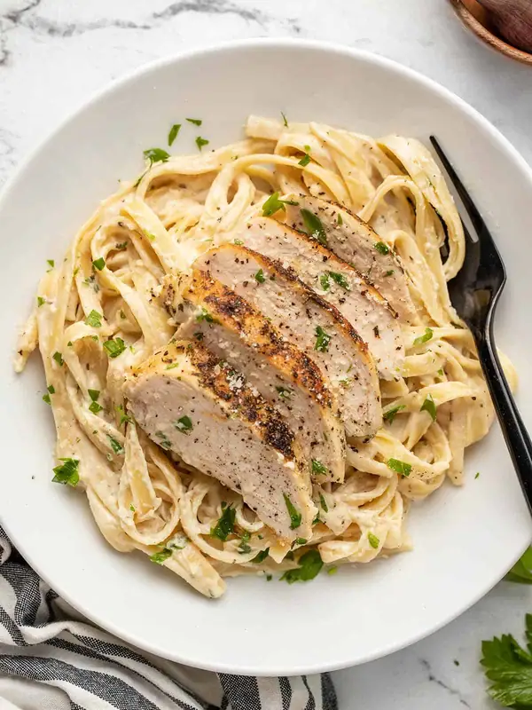 Ultra-Rich, Ultra-Creamy, Ultra-Easy: Chicken Alfredo at Home