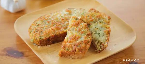 Cheesy garlic butter bread