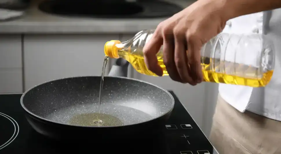 Used cooking oil: how to recycle it and avoid water pollution
