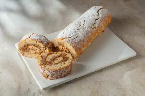 Apple Roll Cake
