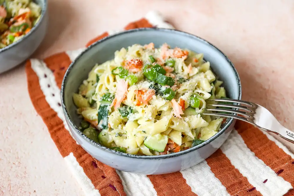 Pasta with hot-smoked salmon and courgette