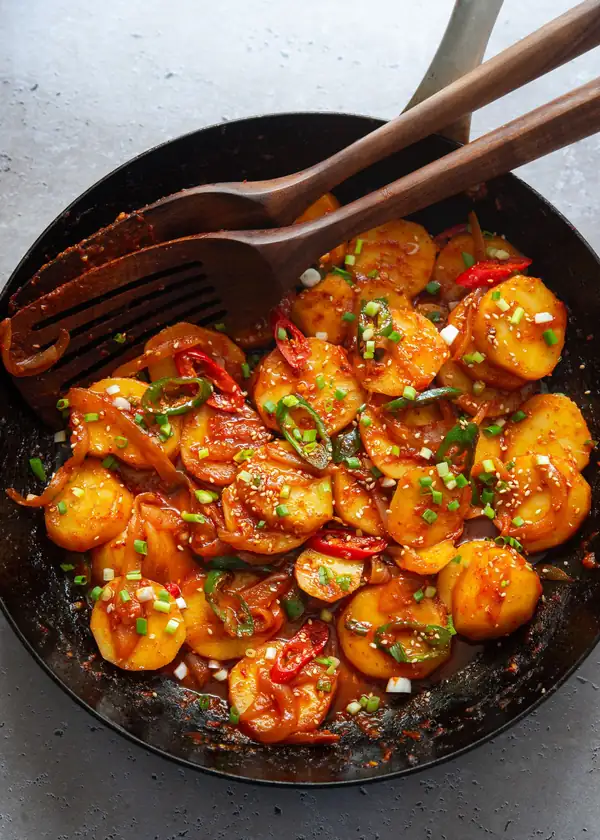 Spicy Braised Potatoes (Maeun Gamja Jorim)