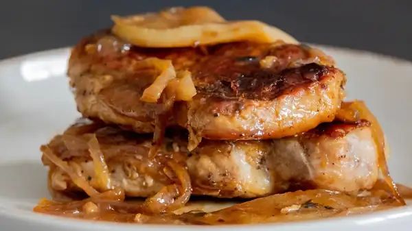 Here's How Long To Bake Pork Chops In The Oven For The Best Results