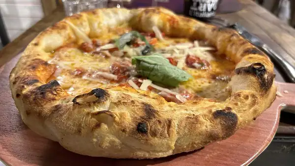 Federico Guardascione in Naples, review: a great pizza (even gluten-free)