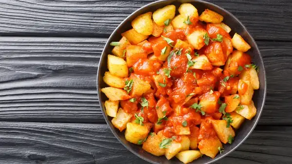 The Spicy Sauce That Potatoes Are Coated With In Spain