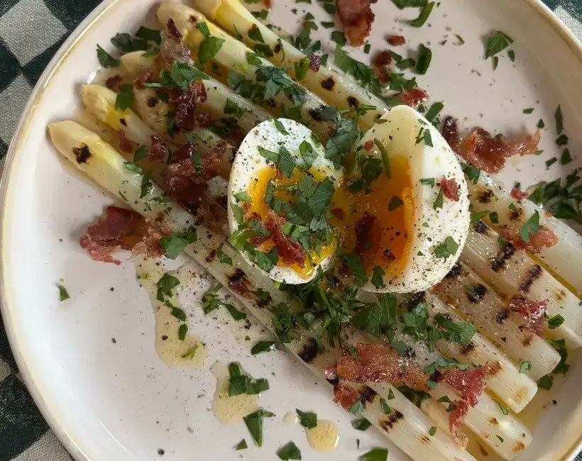 White asparagus with pancetta