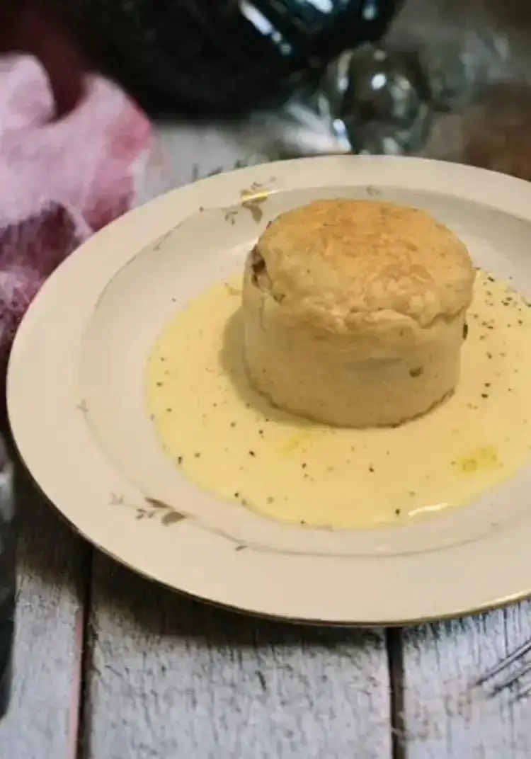 Soufflé de macarrones con fondue de parmesano de davide Scabin
