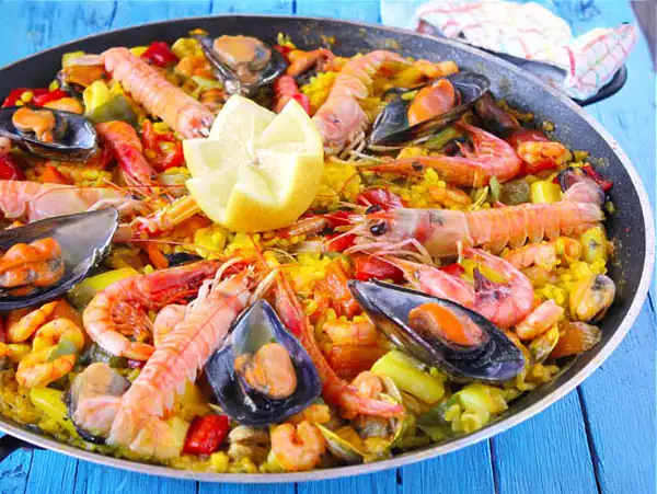 Traditional seafood paella