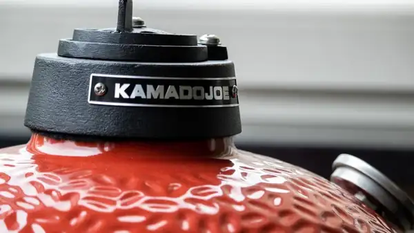 Dile adiós a Kamado Joe: 5 alternativas más económicas para los amantes de las parrilladas que valen la pena