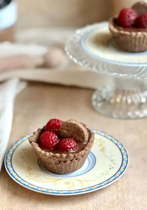 CHOCOLATE & RASPBERRY BASKETS