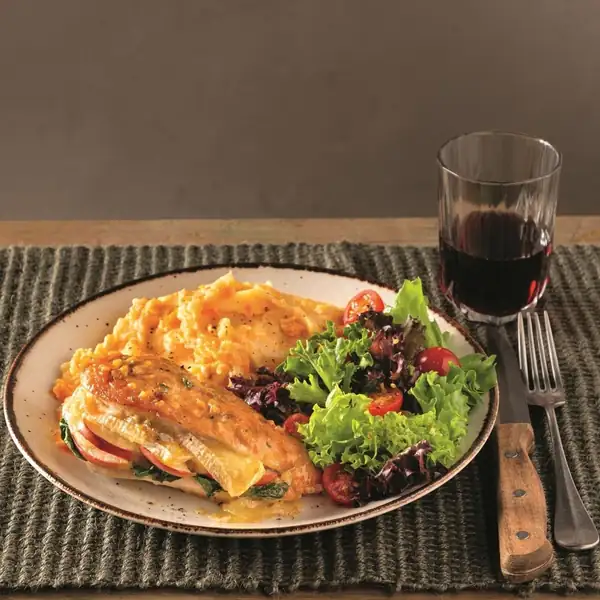 Chicken breasts stuffed with cheese and apples