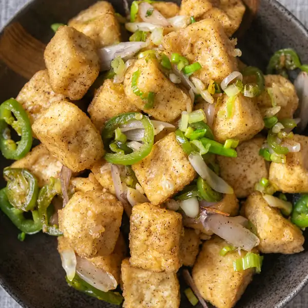 Crispy Salt and Pepper Tofu (Đậu Hũ Rang Muối)
