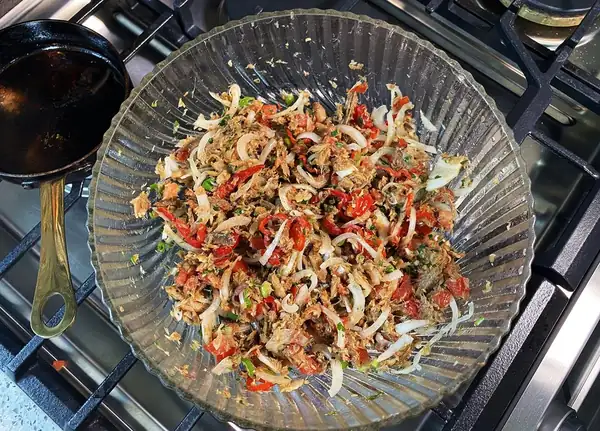 Choka de arenque ahumado rápido y fácil (choka de pescado al estilo trinitense)