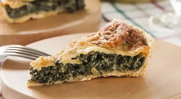Prepare a spinach pie: easy and quick