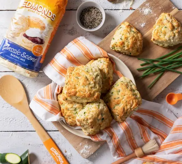 Receta de scones de calabacín y queso cheddar (Nueva Zelanda)