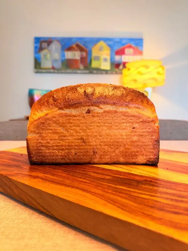 Pan de sándwich de masa madre con doble ración de maíz