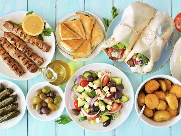 La comida callejera griega se encuentra entre las mejores del mundo, con Atenas, Salónica y Rodas alcanzando el top 10