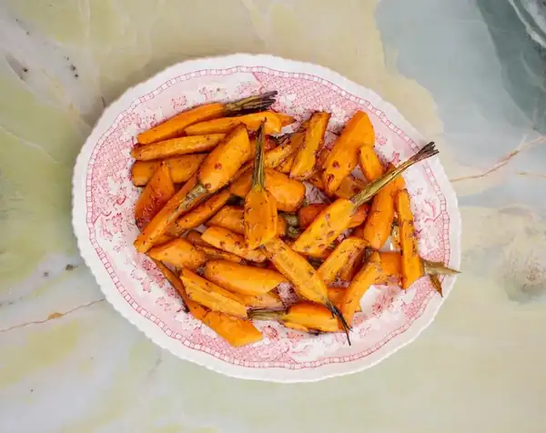 Roasted carrots with honey-balsamic dressing