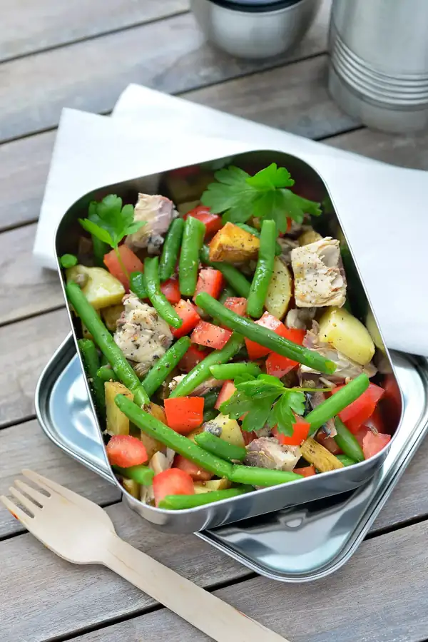 Salade niçoise met makreel