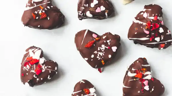 Chocolate dates: a lovely no-bake dessert and gift!