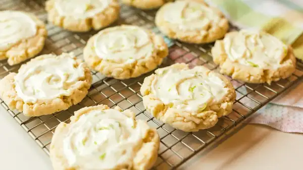The Simple Swap You Need When Your Cooling Rack Is Out Of Commission