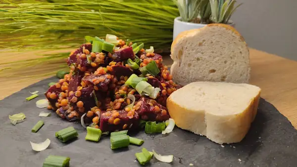 Lentil salad with beetroot