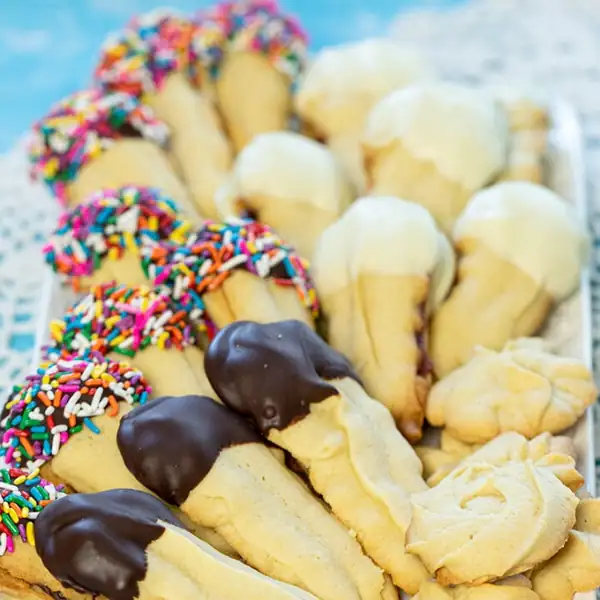 Italian Butter Cookies (Bakery-Style) for the Holidays