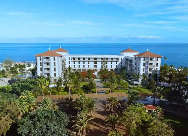 The Gran Hotel Taoro reopens on September 15th with Ricardo Sanz and Erlantz Gorostiza at the helm