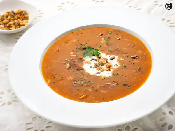 Cream of garlic soup with cheese and nuts, recipe by Joseba Arguiñano