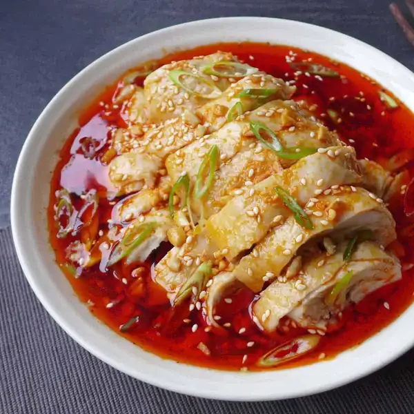 Mouth-watering chicken (Kou Shui Ji, 口水鸡)
