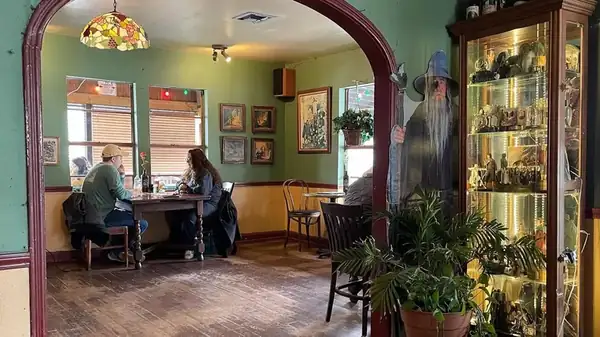 The Texas Restaurant That Lets You Dine Like A True Hobbit