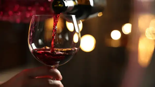 Why You Should Avoid Ordering Wine By The Color