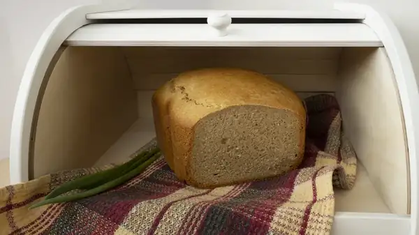 The Vital Feature To Check For Before Buying A Bread Box