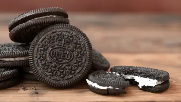 You Can Actually Make A Cake With Just Oreos And Milk