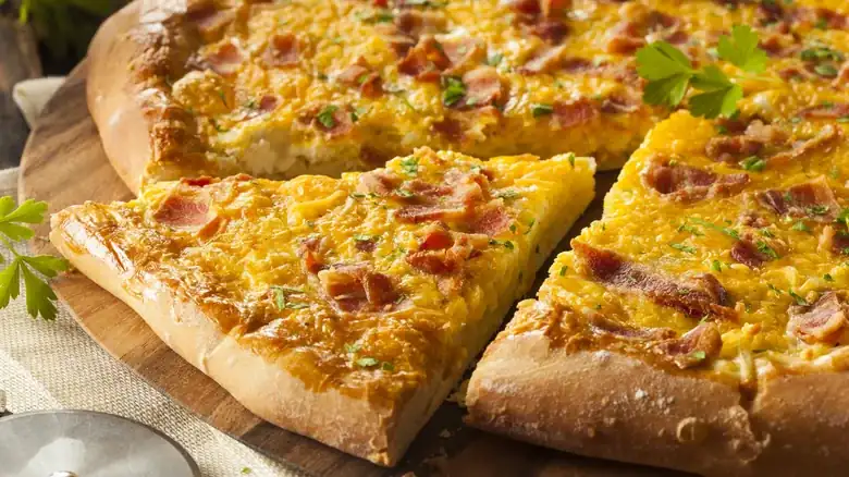 El atajo aprobado por Ree Drummond para una pizza de desayuno simplemente deliciosa