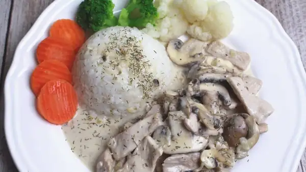 Pork Tenderloin Strips with Creamy Hunter Sauce