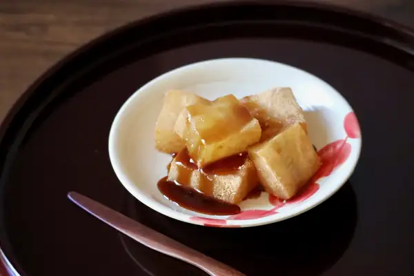 Warabimochi with Kuromitsu