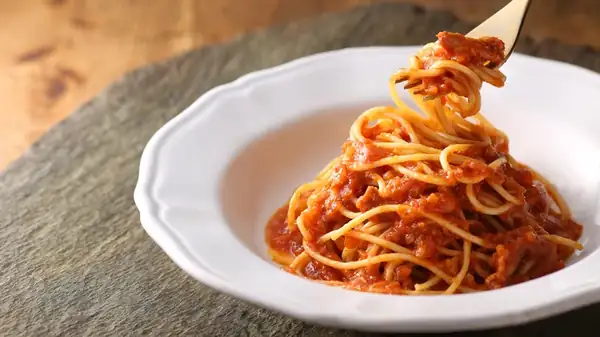 Dale a cualquier pasta una textura más cremosa, al estilo de la lasaña, con esta clásica mezcla italiana