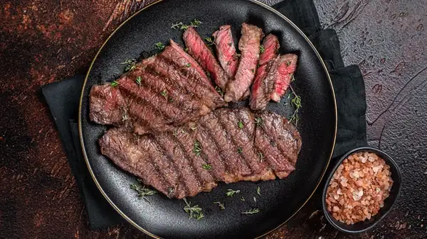 If You Don't Have A Meat Thermometer, Reach For This Cake Tool To Test Steak Doneness