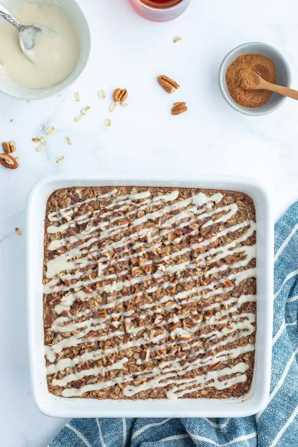 Avena horneada con rollo de canela