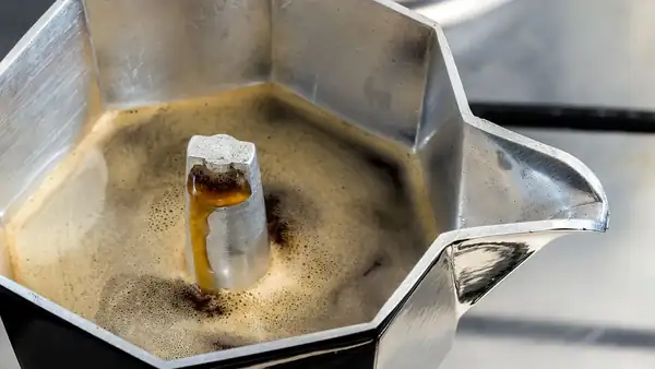 Cómo preparar café en una cafetera italiana y mejorar su sabor con unos sencillos trucos