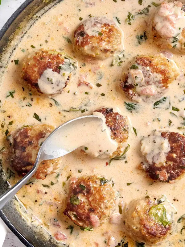 Albóndigas de pollo “Cásate conmigo”: La comida reconfortante se une al romance