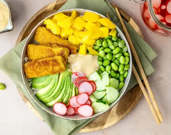 Pokébowl with vegan fish sticks
