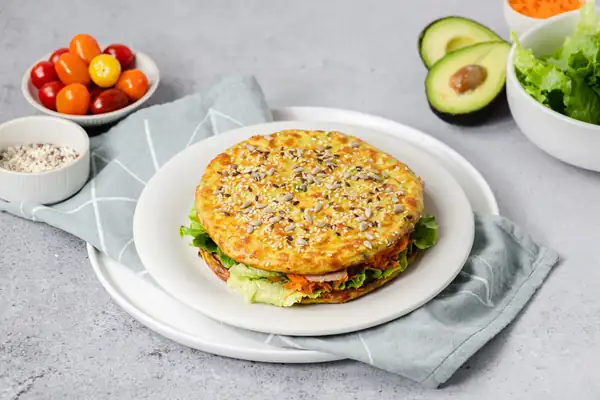 A sandwich that doesn't fall apart: learn the order of ingredients and how to avoid soggy bread