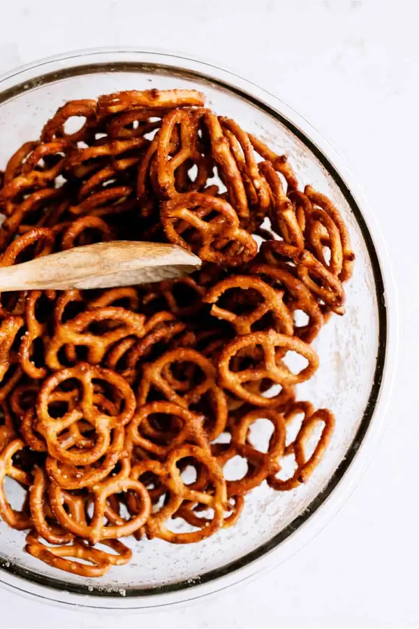 White Chocolate Cinnamon Sugar Pretzels Recipe